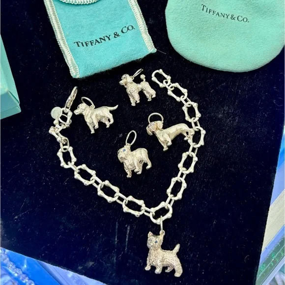 Tiffany & Co - Picture 3 of 7